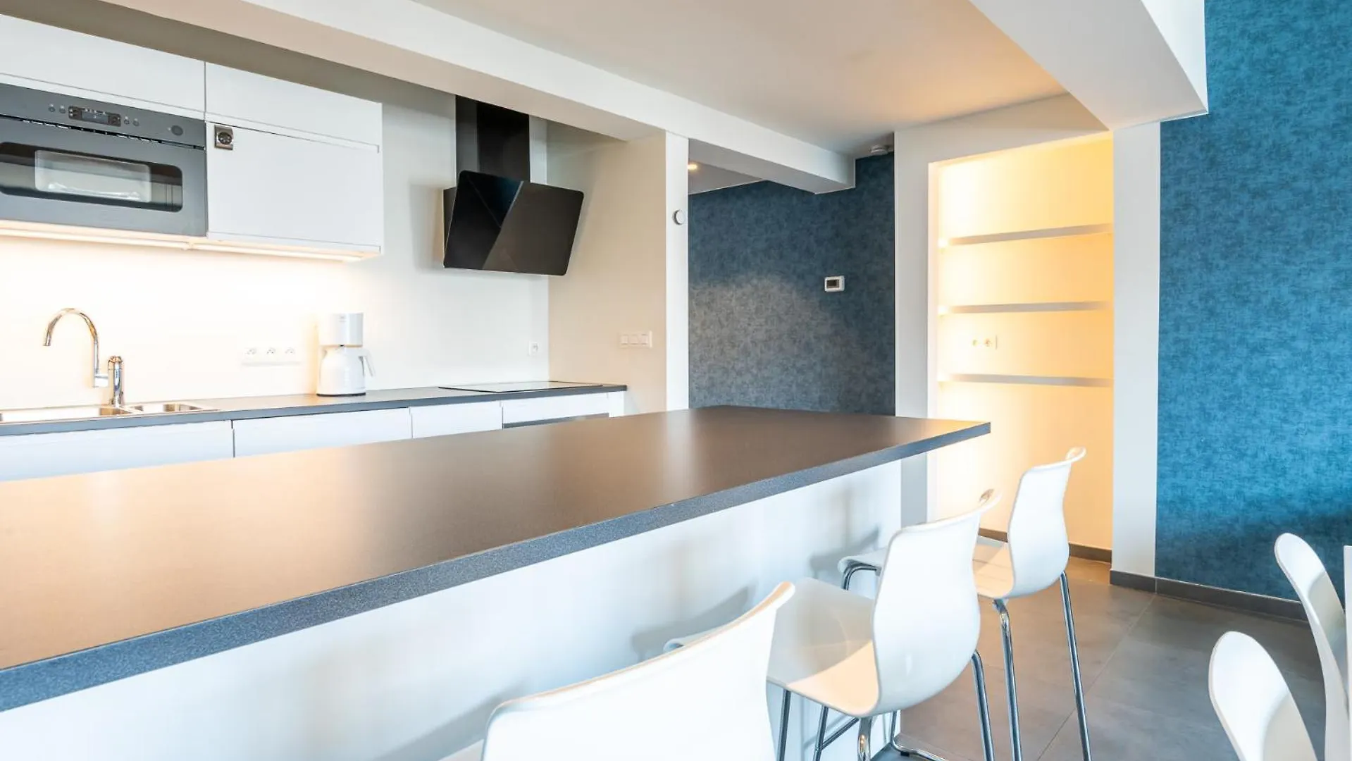 Nice And Bright Apartment With Parking For 8 Ostend 0*,  Belgium