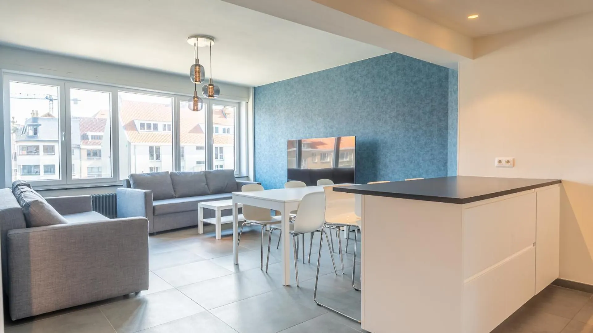 Nice And Bright Apartment With Parking For 8 Ostend